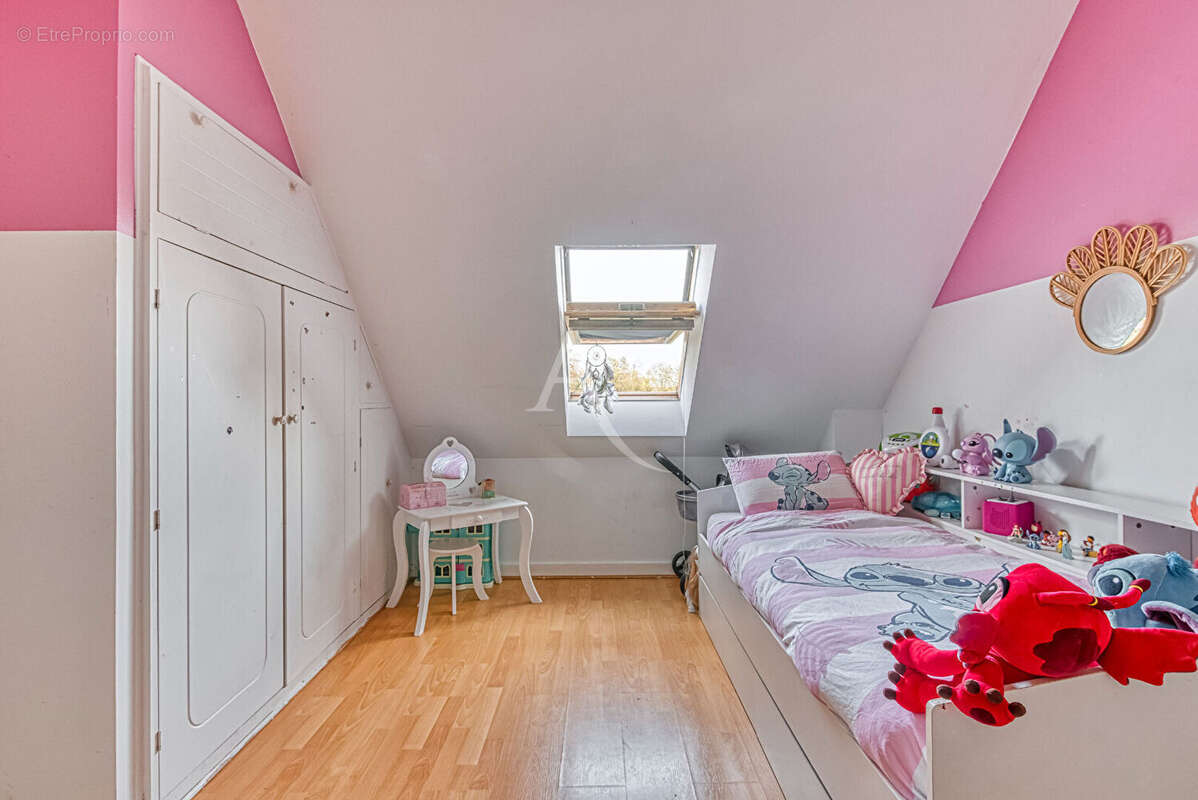 À VENDRE  - Maison de 122 m² - Brissarthe / Chemiré - À deux pas de la Sarthe - photo 8