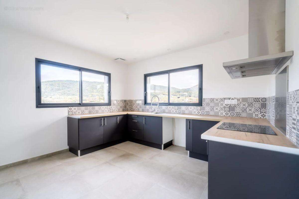 Maison à MOULES-ET-BAUCELS