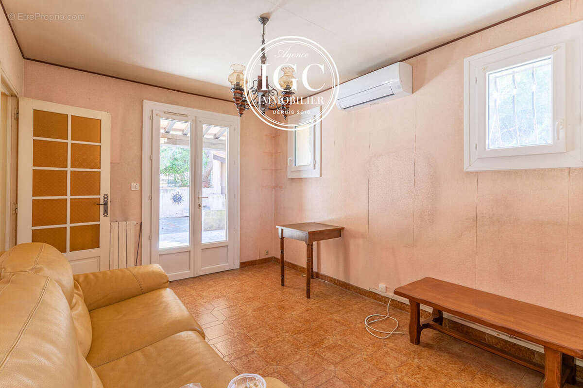 Maison à CHATEAUNEUF-LES-MARTIGUES