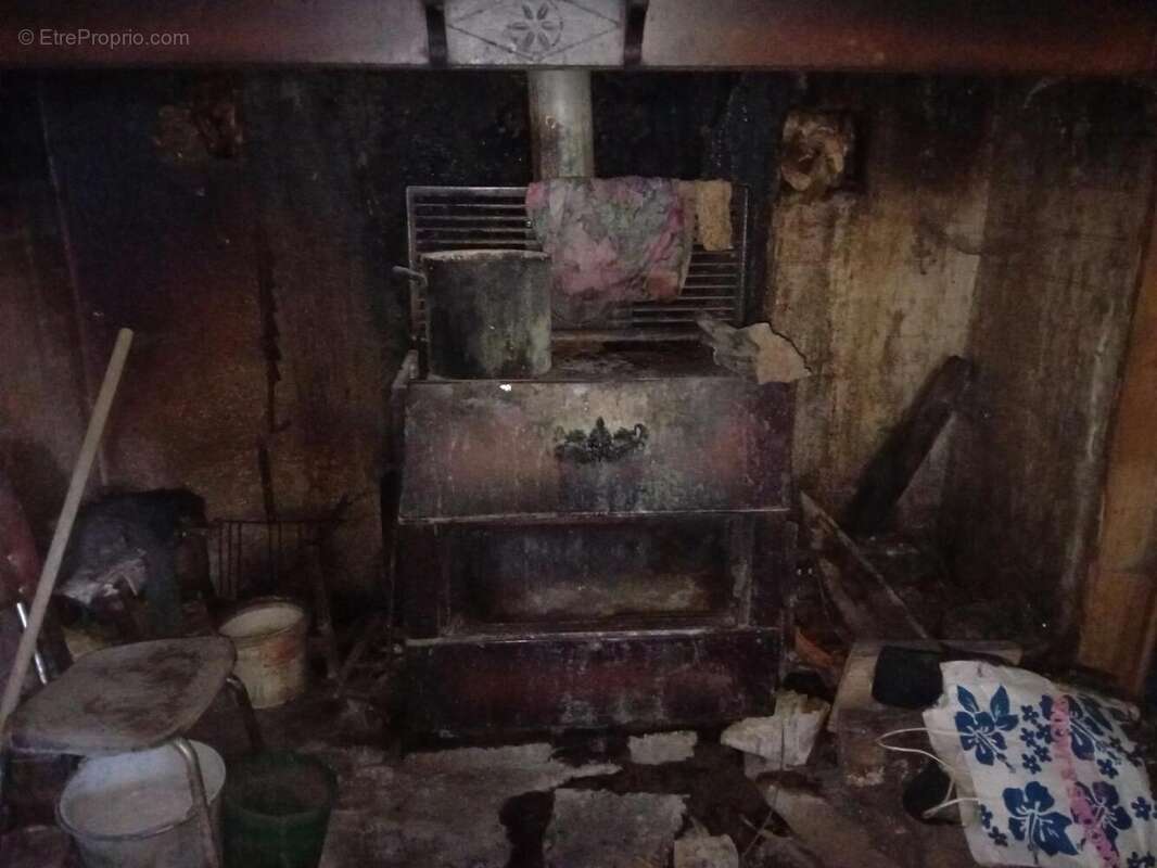 Poele à bois  - Maison à MONTCUQ