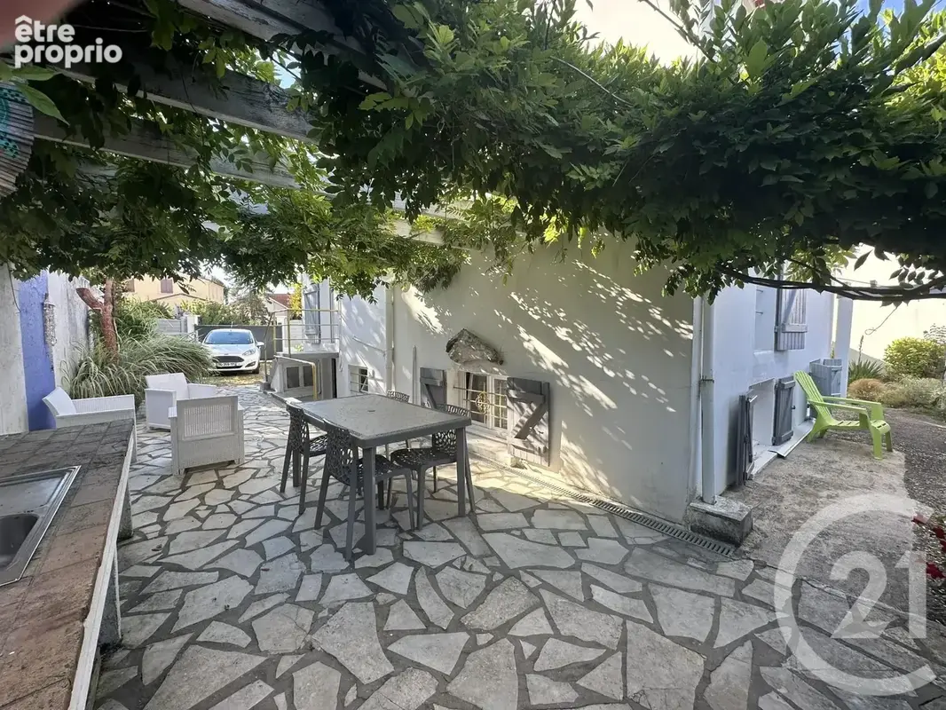 Maison 102 m² à Royan  - photo 2