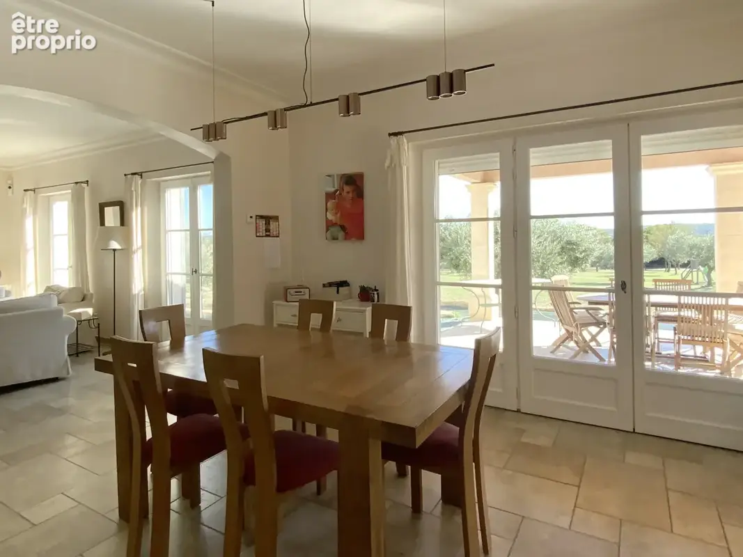 Propriété située à Uzès dans un secteur résidentiel. - photo 14