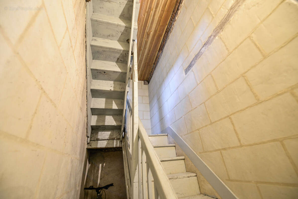 Immeuble avec 3 studios loues / secteur chu - photo 10