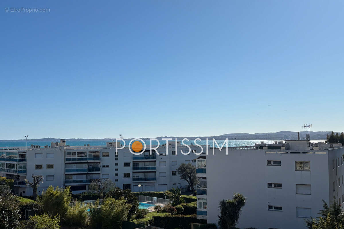 Appartement à SAINT-LAURENT-DU-VAR