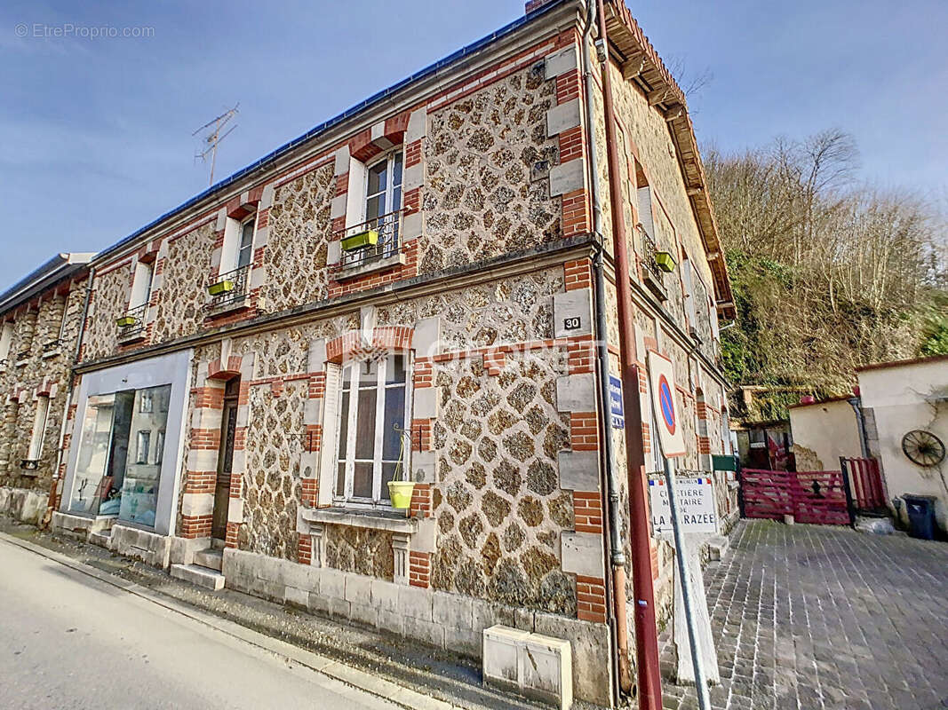 Appartement à VIENNE-LE-CHATEAU