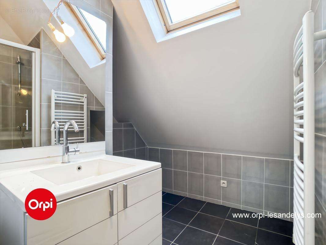 Maison et local commercial À Vendre - photo 19