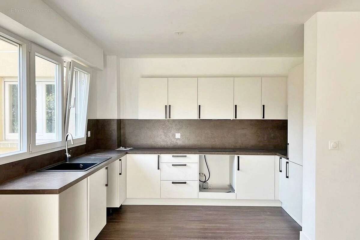 Appartement à SAINT-MAUR-DES-FOSSES