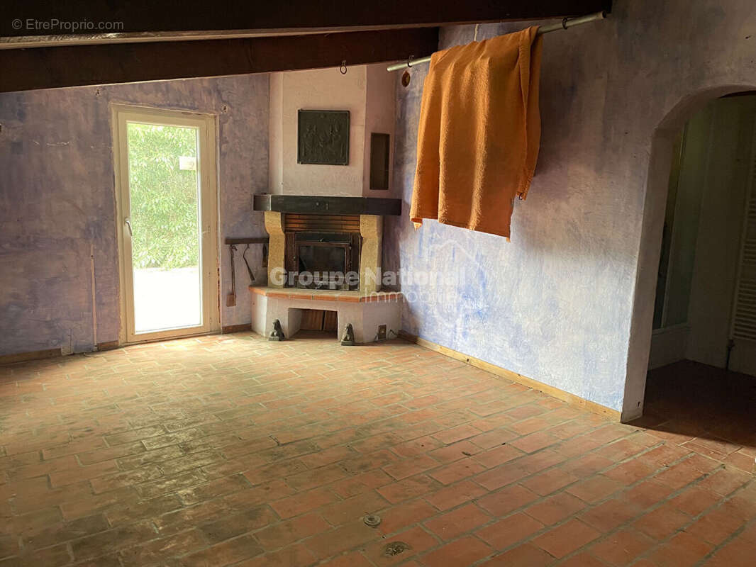 Maison de caractère de150 m² sur 3 743 m² de terrain ? Piscine, garages et fort potentiel - photo 13