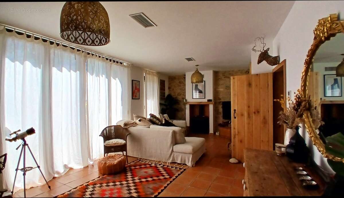 Maison à SAINT-CHINIAN