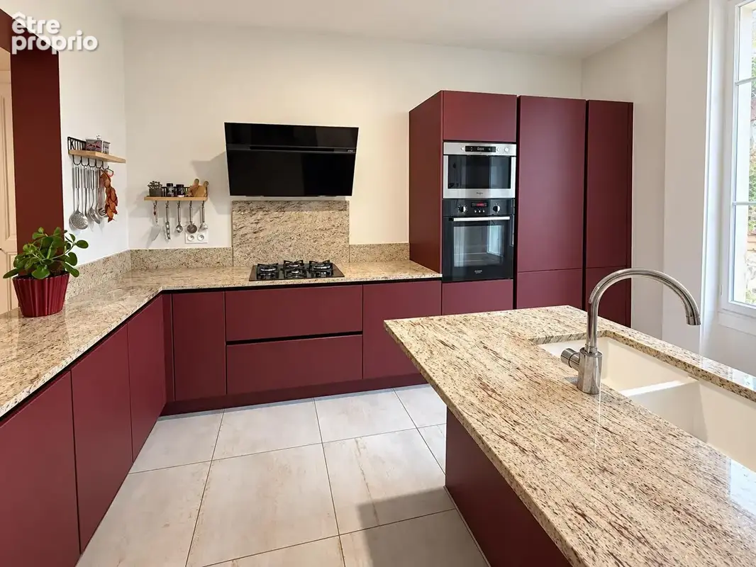 Alençon . Maison de caractère de 212 m², huit chambres et jardin paysager - photo 4