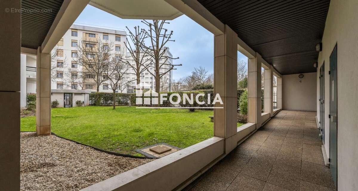 Appartement à COURBEVOIE