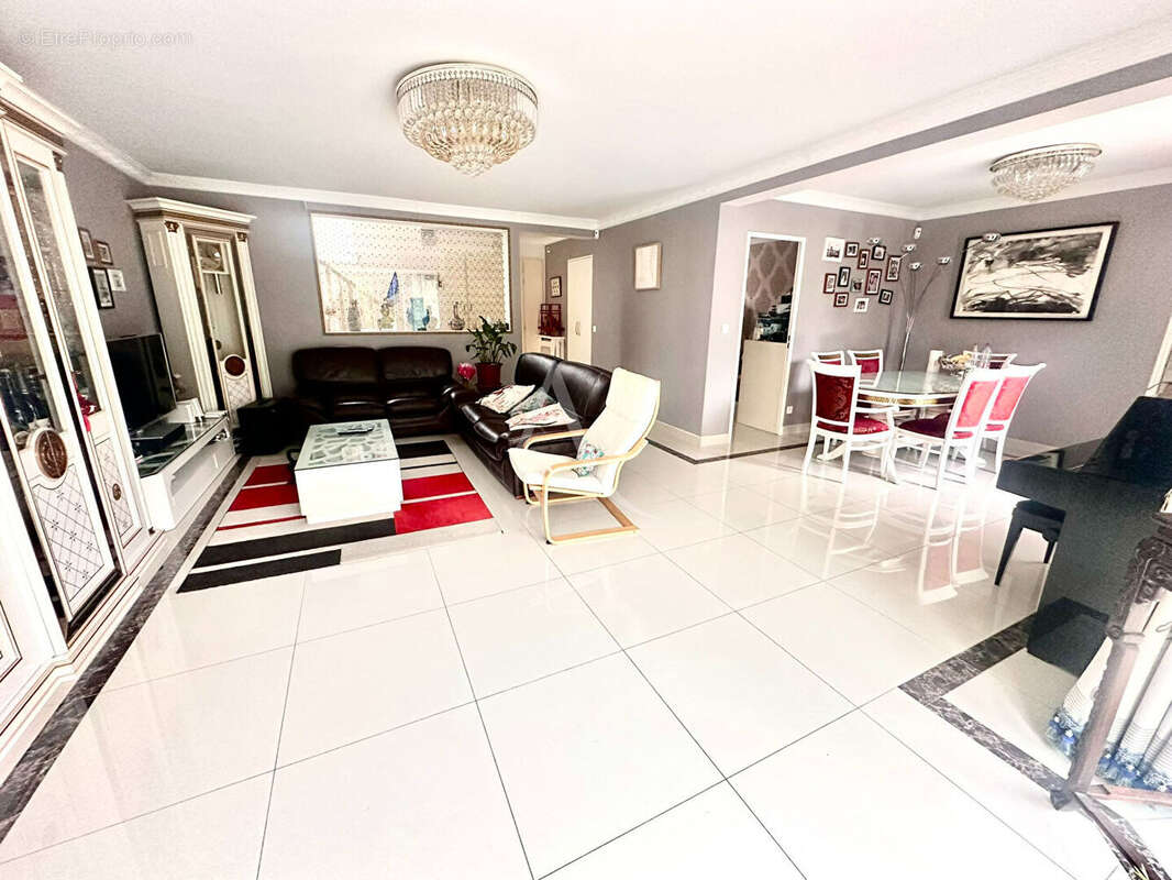 Maison à BUSSY-SAINT-GEORGES