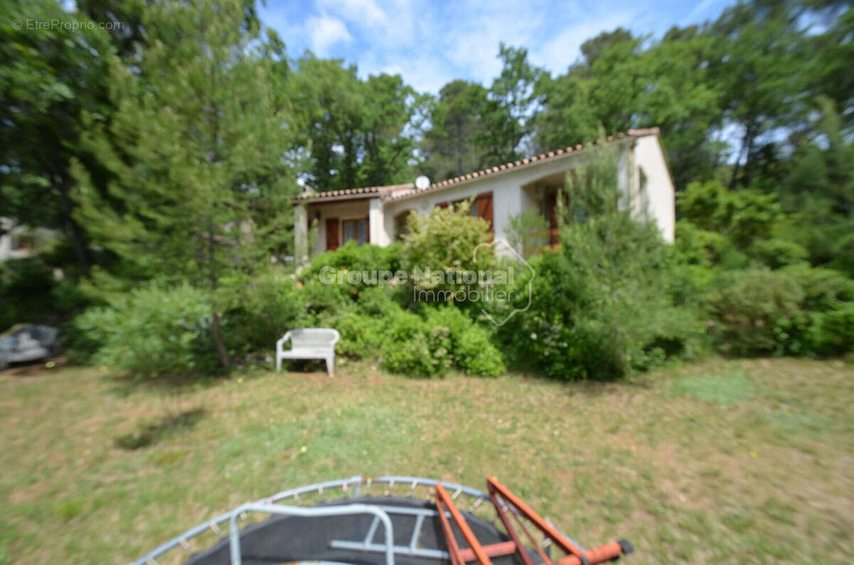Maison à BESSE-SUR-ISSOLE