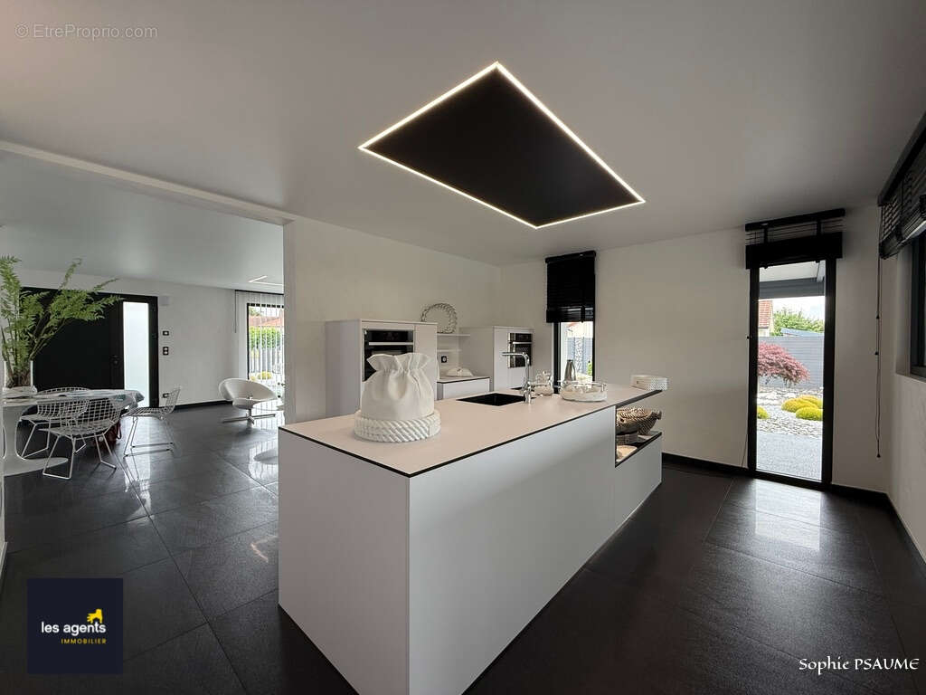 Maison à NEUFCHATEAU