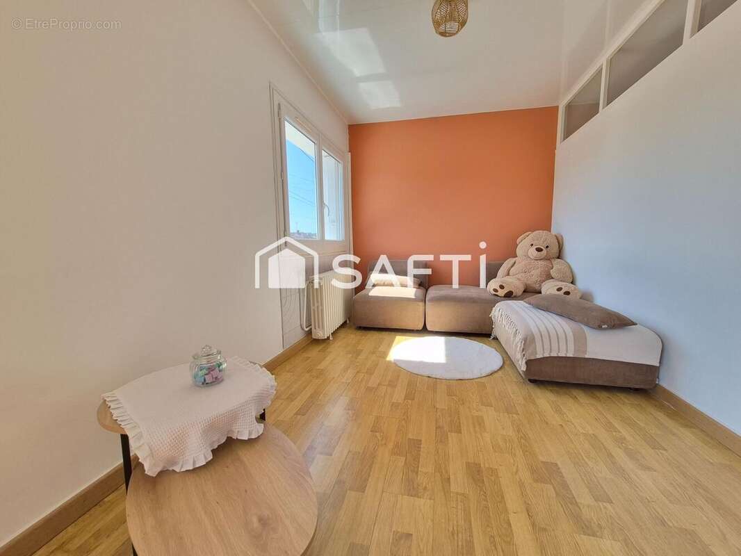 Maison 81 m² à Descartes  - photo 6