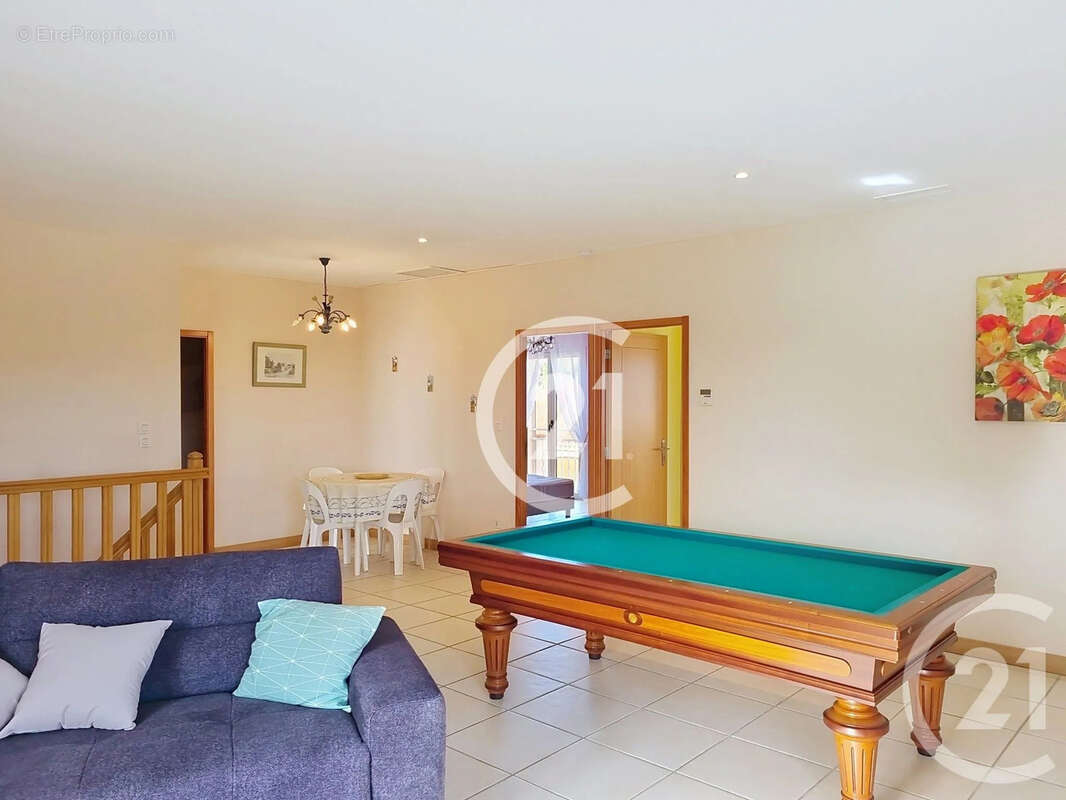 Maison à SAINT-CYPRIEN