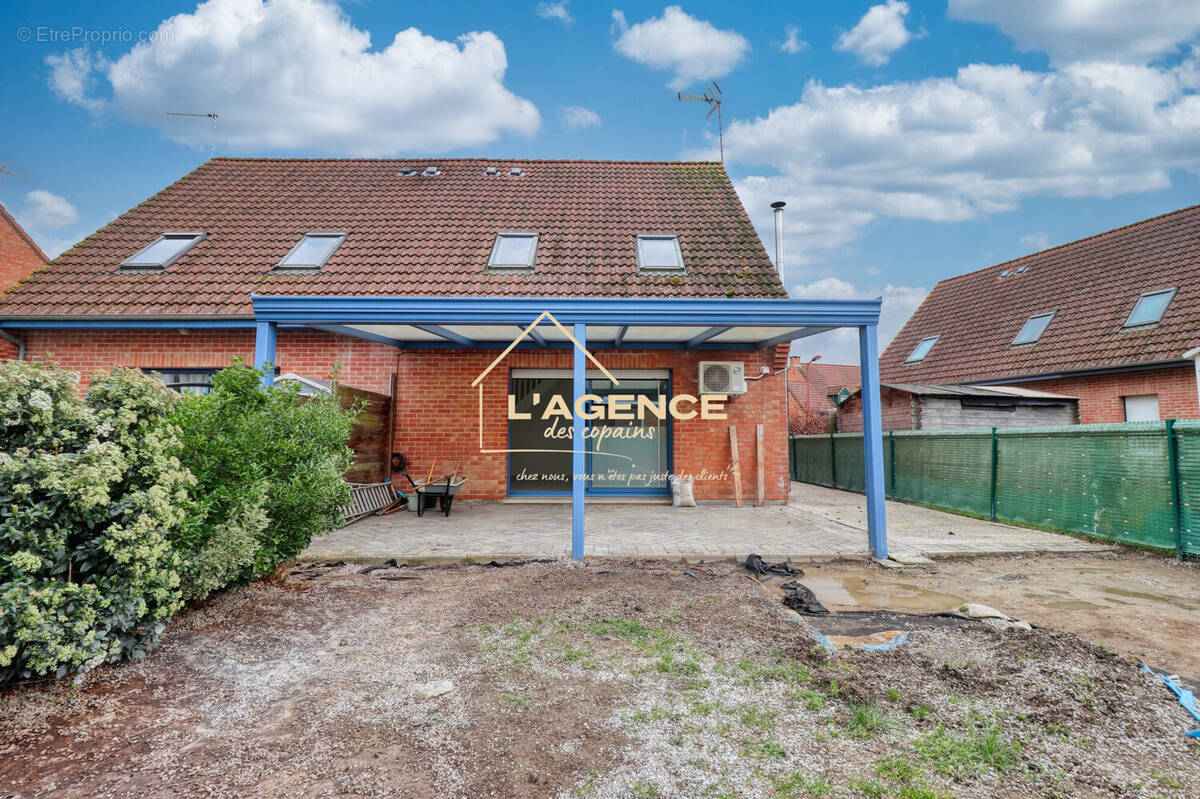 Maison à HAZEBROUCK