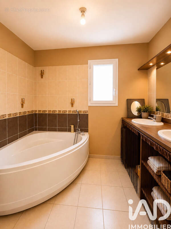 Maison 202 m² à Labastide-Du-Temple  - photo 5
