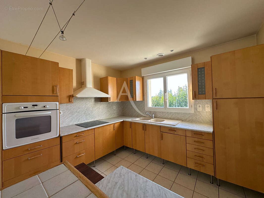 Maison à SAINT-PORCHAIRE