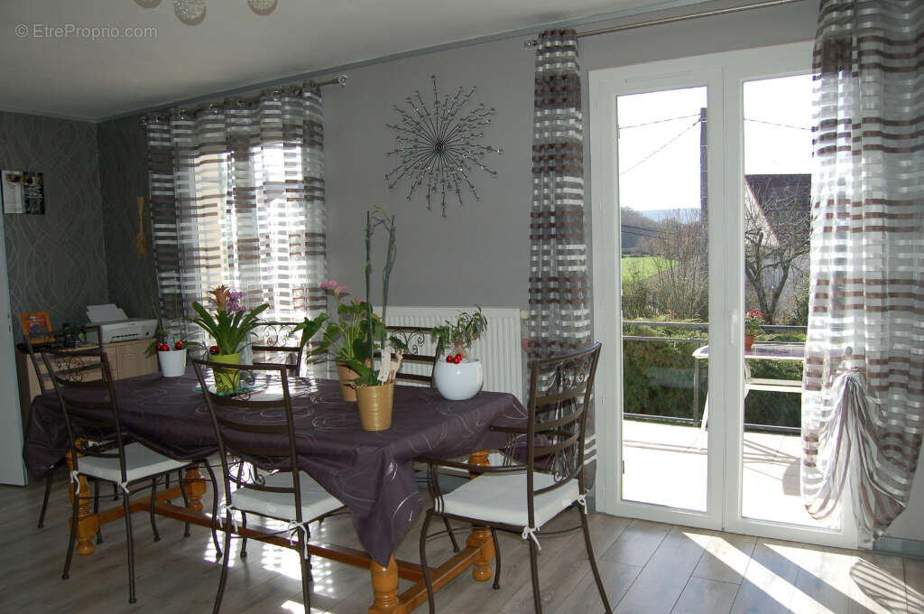 Maison à DRACY-SAINT-LOUP