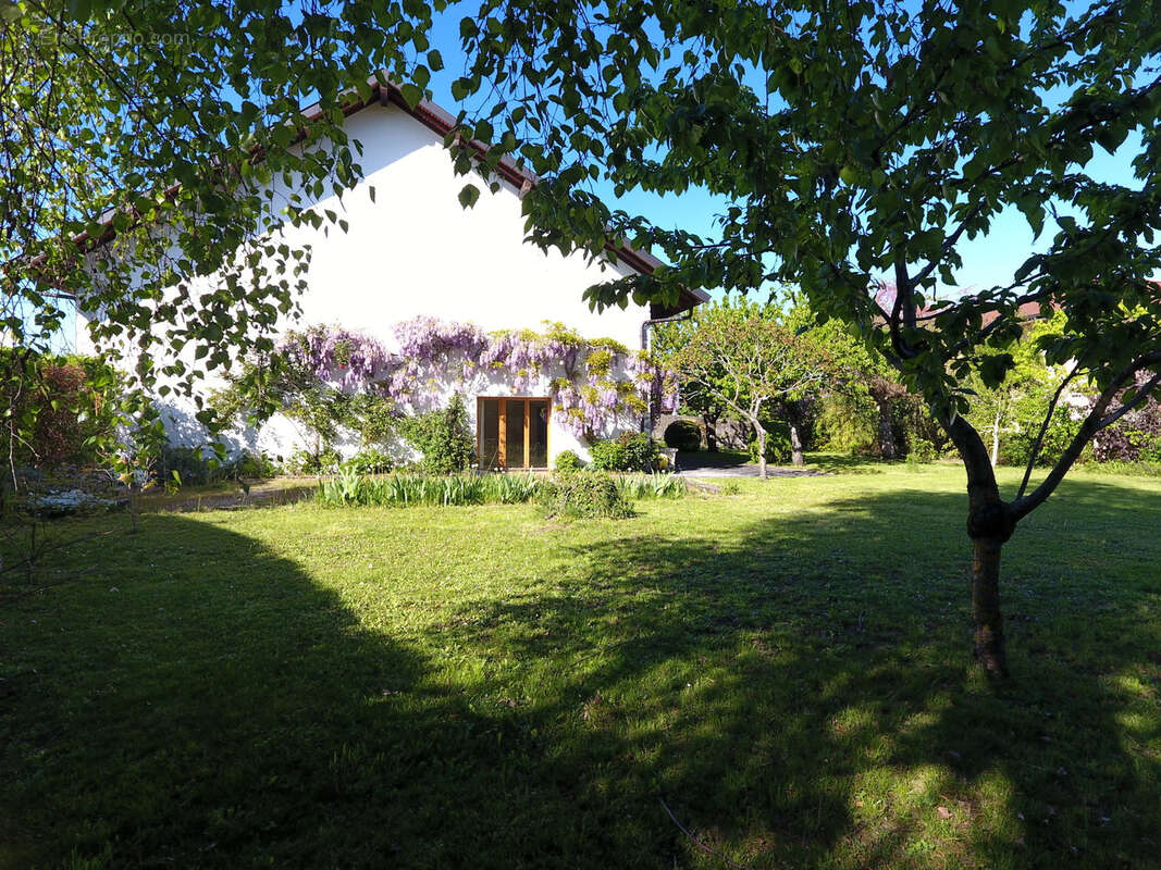Maison à FEIGERES