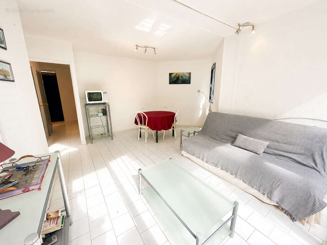 EXCLUSIVITÉ : 2 pièces en rez-de-jardin avec cave dans le quartier du Golf - photo 14