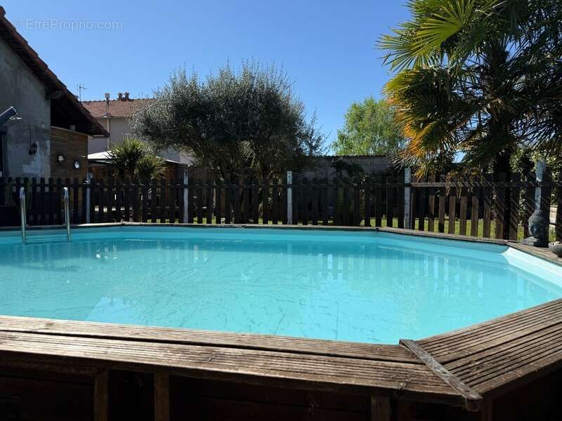 Maison à vendre 4 pièces TARBES (65) - Jardin arboré - piscine - photo 14