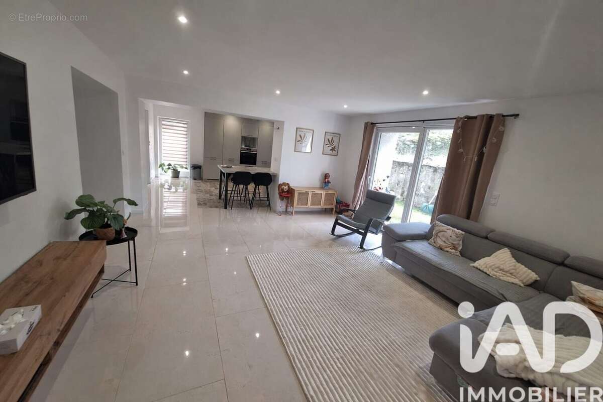 Photo 3 - Maison à SCIENTRIER