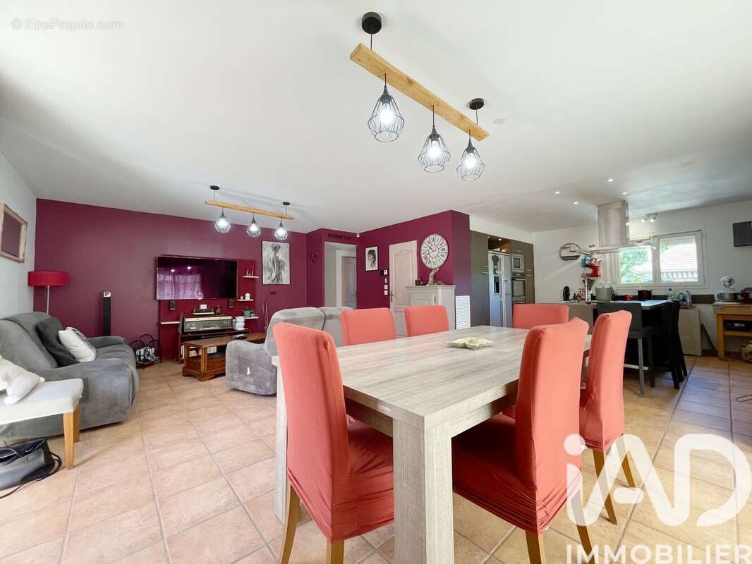 Maison 139 m² à Lepin-Le-Lac  - photo 5