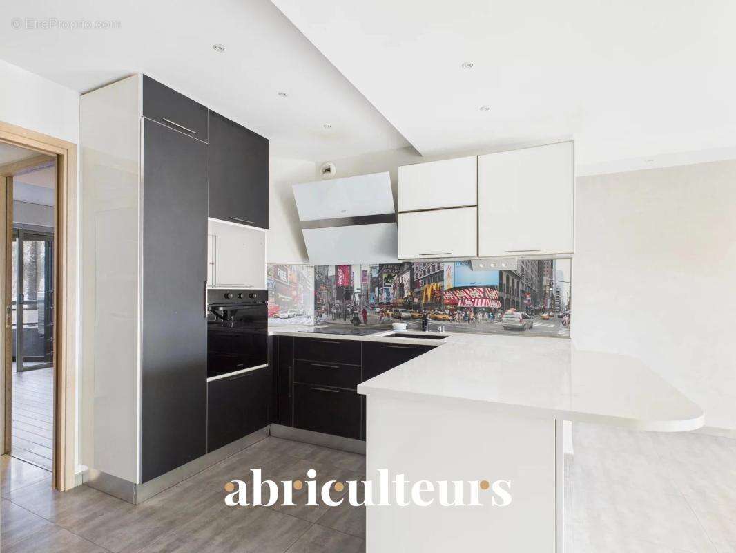 Élégant appartement rénové - 4 Pièces - Terrasse - 84m² - Vue mer panoramique - Juan-les-Pins - photo 10