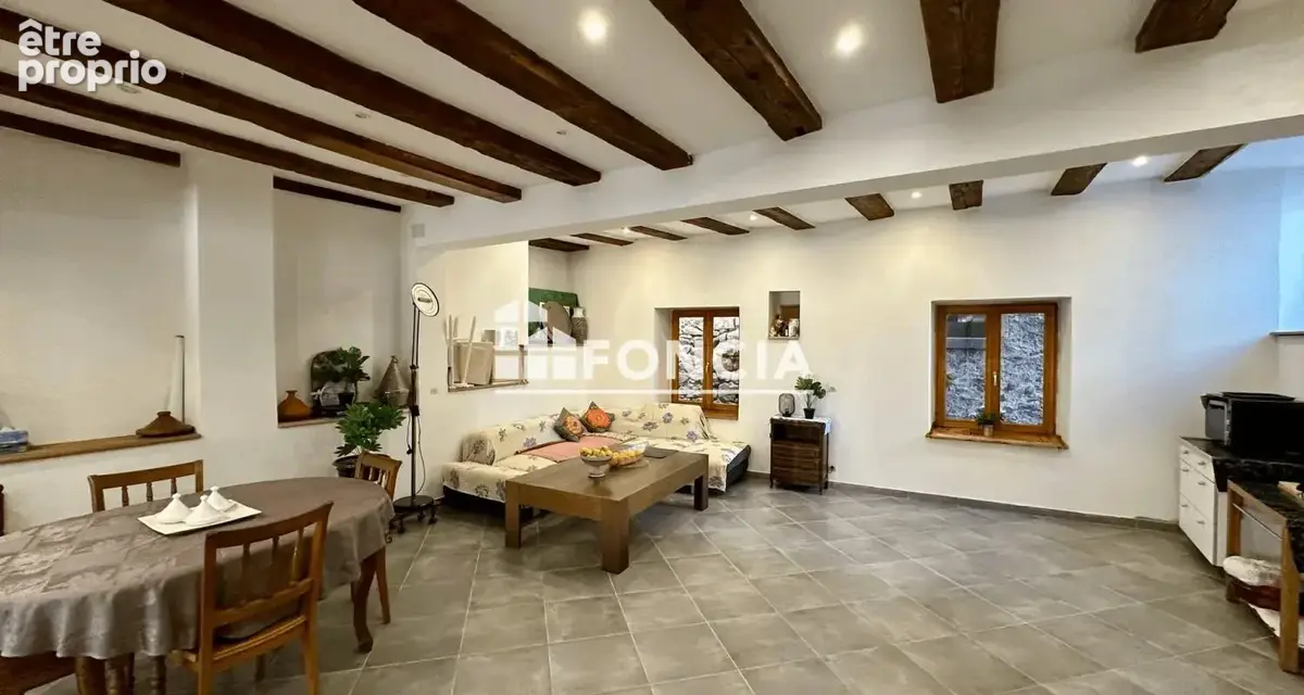 À vendre - Maison historique avec travaux au coeur de Riquewihr - 7 pièces - 188,7m2 - photo 4