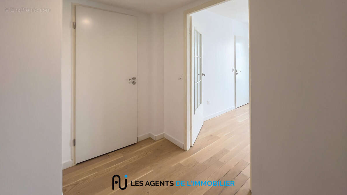 Appartement à LA GARENNE-COLOMBES