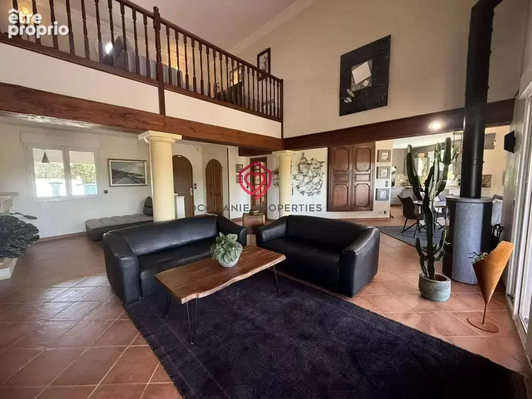 Magnifique maison avec un beau terrain, piscine et garage - photo 10