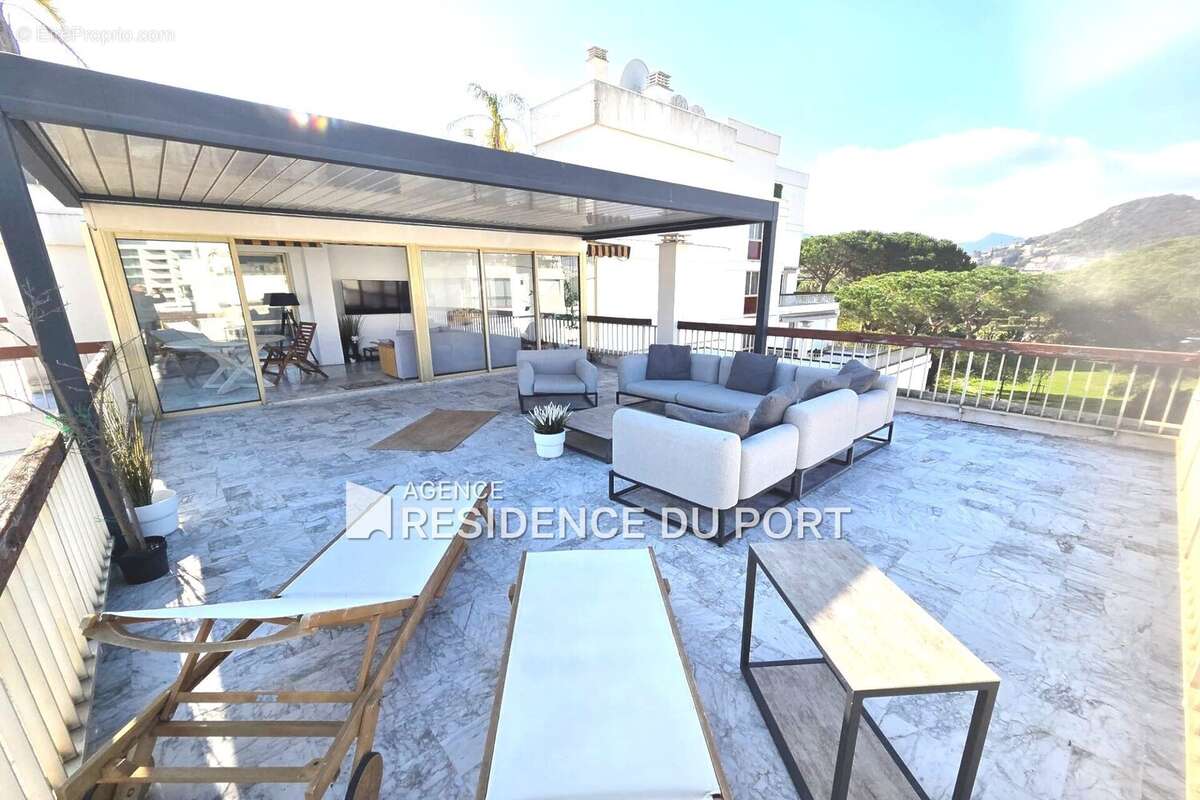 Appartement à MANDELIEU-LA-NAPOULE