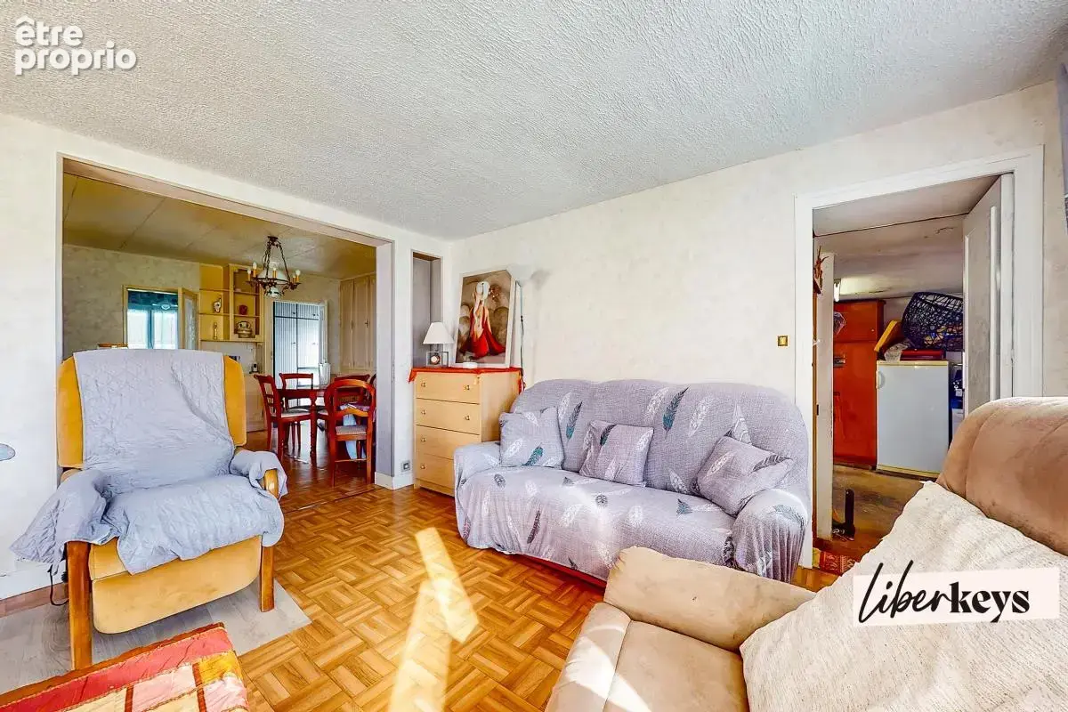 Plaisir – Maison familiale de plain-pied - 5 pièces - 120 m² au sol avec jardin et garage, proche gare - photo 7