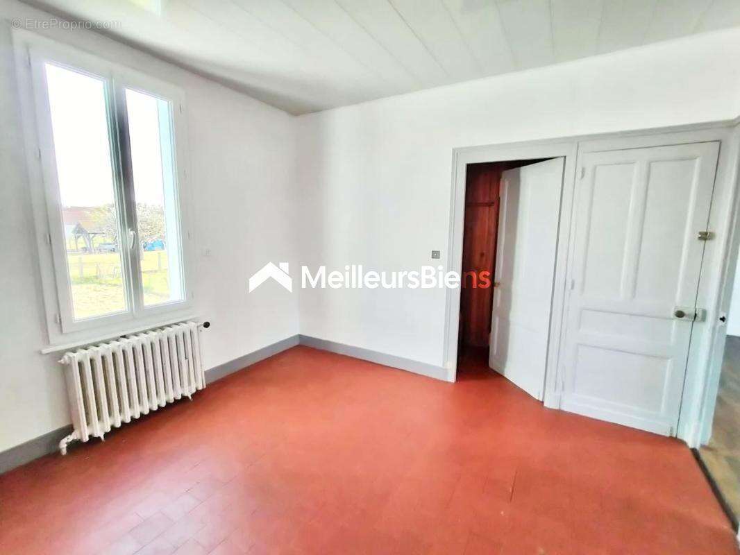 Maison à THEILLAY
