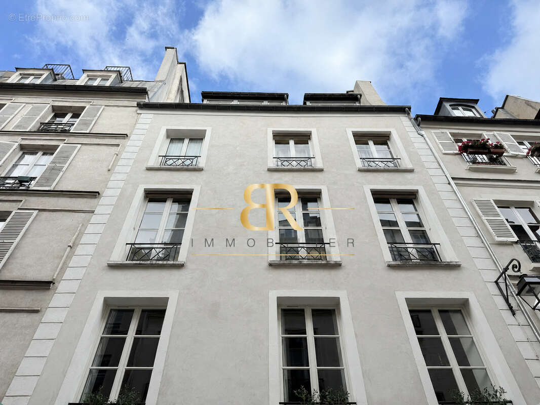 Appartement à PARIS-3E