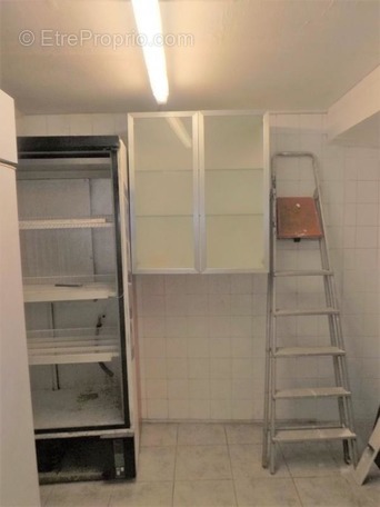 Commerce à CONFOLENS