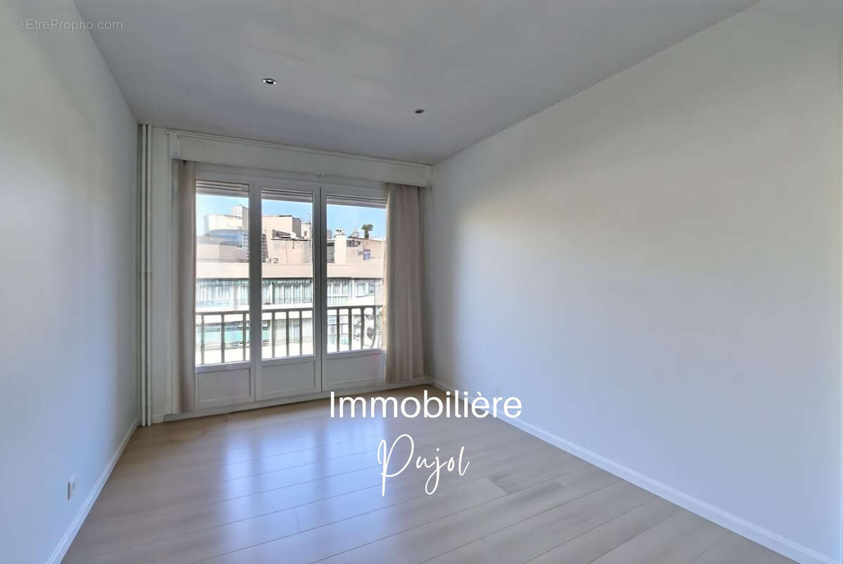 Appartement à MARSEILLE-2E
