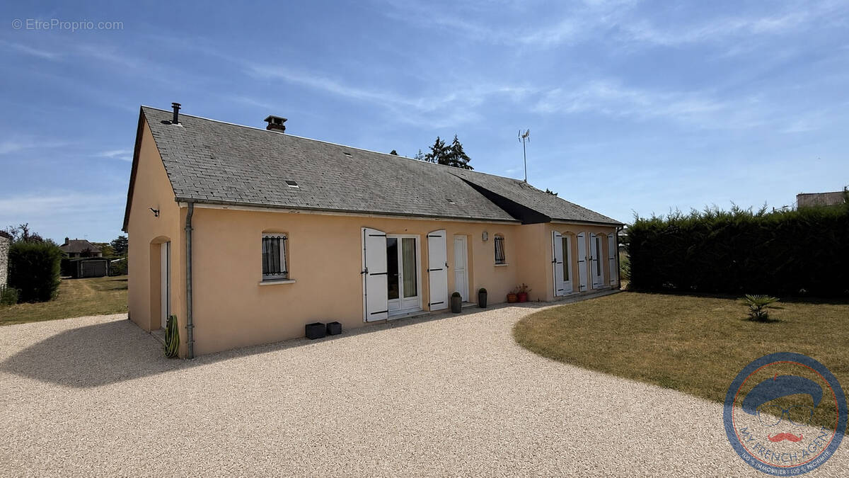 Maison à POUZAY