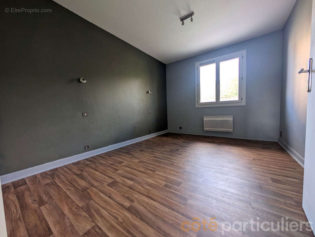 Maison à COMPS-LA-GRAND-VILLE