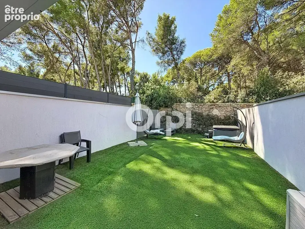 ** Maison 3 pièces 88 m2 + remise 24 m2 - Stationnements et jardin ** - photo 7