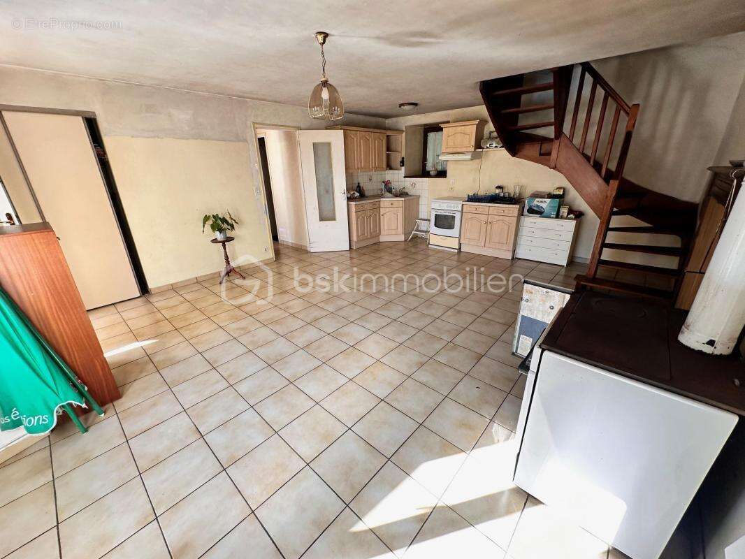 Maison à LA TRINITE-PORHOET