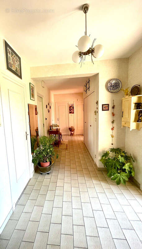 Maison à COMMELLE-VERNAY