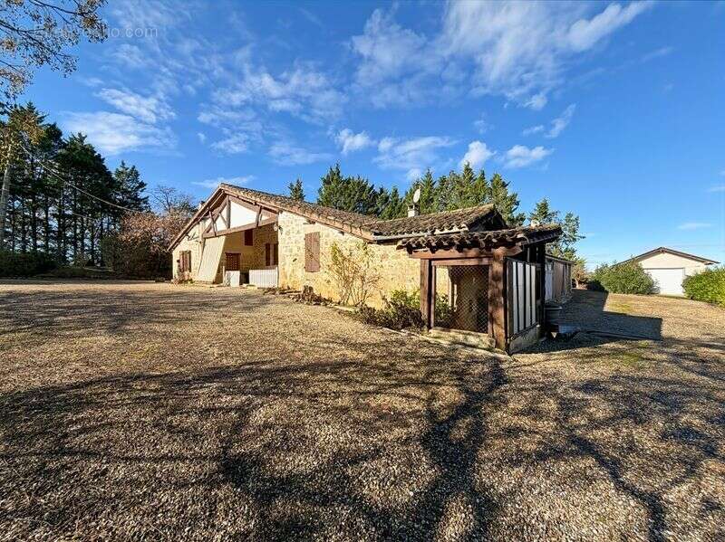 Maison à SAINTE-MERE