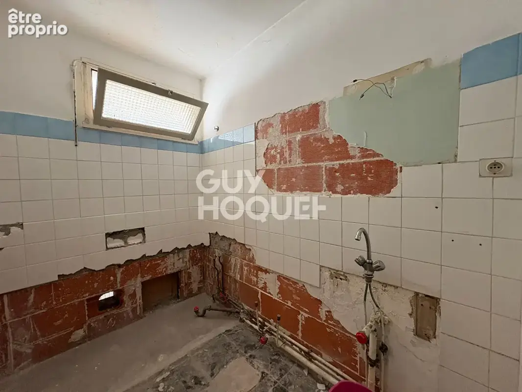 Spacieux T5 à rénover de 105,51 m² avec balcons et cave - photo 10