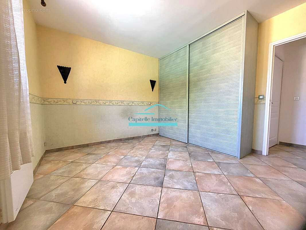 Mireval (hérault) , Villa T4 plain pied sur 692m2 de terrain avec piscine - photo 8