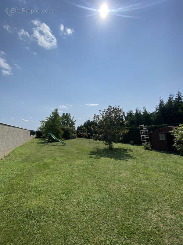 Terrain à VARENNES-SUR-SEINE