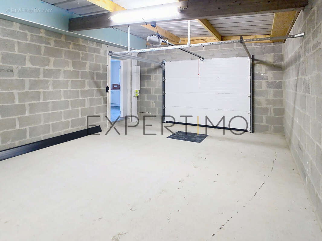 Maison à FONTAINE-ETOUPEFOUR