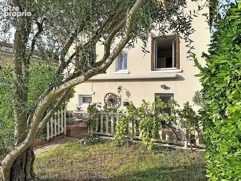 Une maison proche Voie Verte et métro Cuire - photo 2
